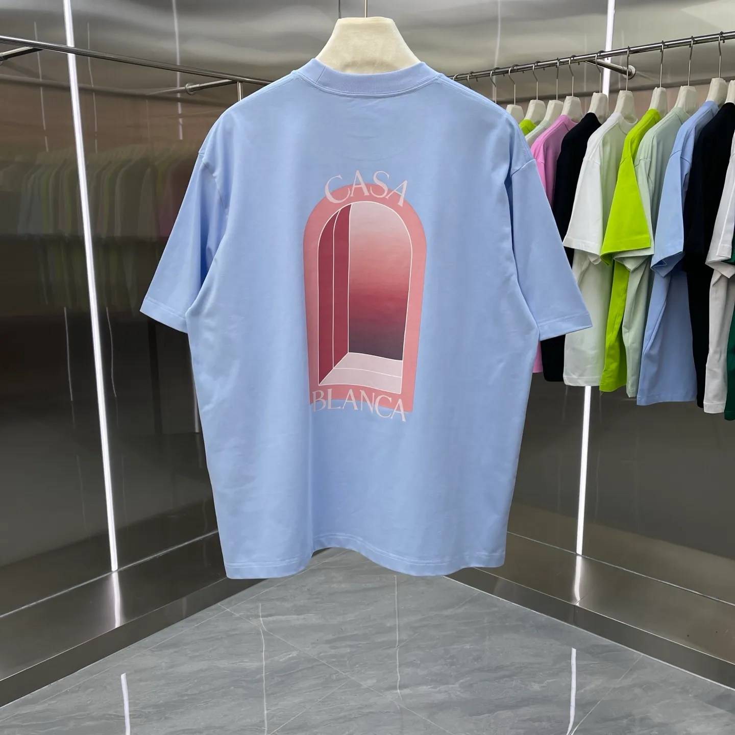 New Arrival Casablanca Casablanca Classic Series printed short-sleeved T-shirt for celebrities. It is made of Xinjiang long-staple cotton ~ grams. The color of the fabric is custom-dyed and will not shrink or fade. It feels comfortable and has a strong texture. A must-have for fashionable men and women, the Classic drop-shoulder wide version is available exclusively in In Stock! Color: White Black Blue Royal Blue Green (5 colors) Size: S M L XL XXL